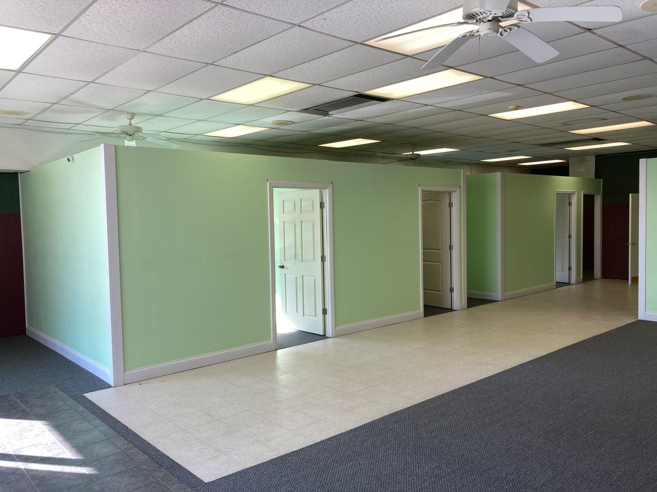 Multi-Unit Freestanding Building: 151 N Market St, Chatham, IL 62629